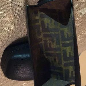 New Fendi Bi-Fold Sunnies/Eyeglass Case🔥